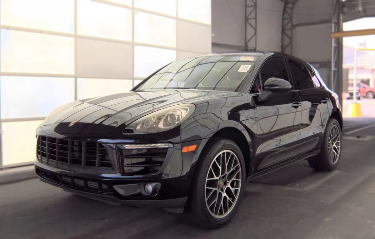2017 PORSCHE MACAN Base - 1