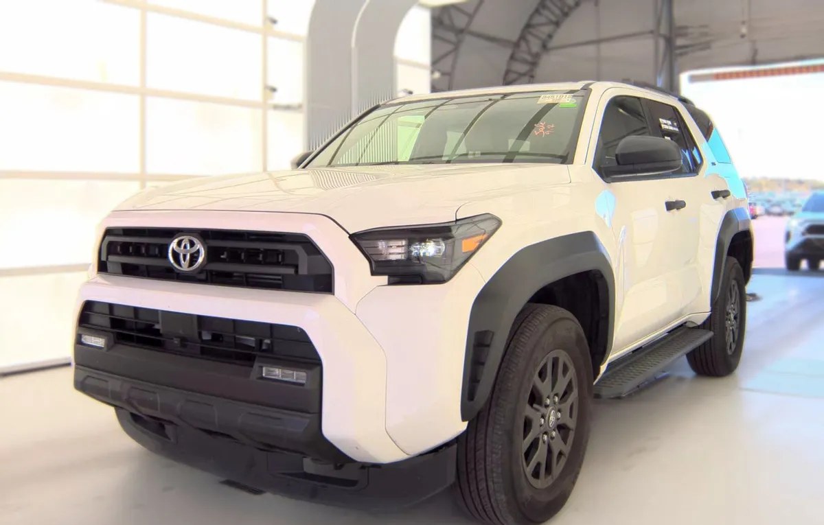2025 TOYOTA 4RUNNER SR5 - 1