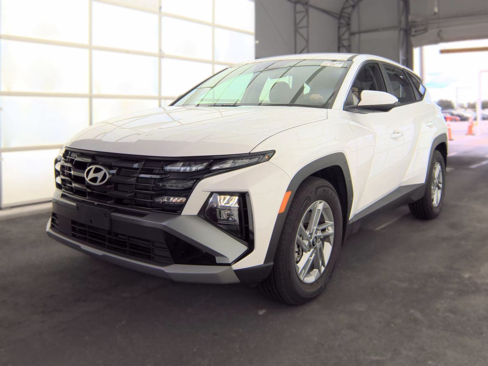 2025 HYUNDAI TUCSON SE - 1