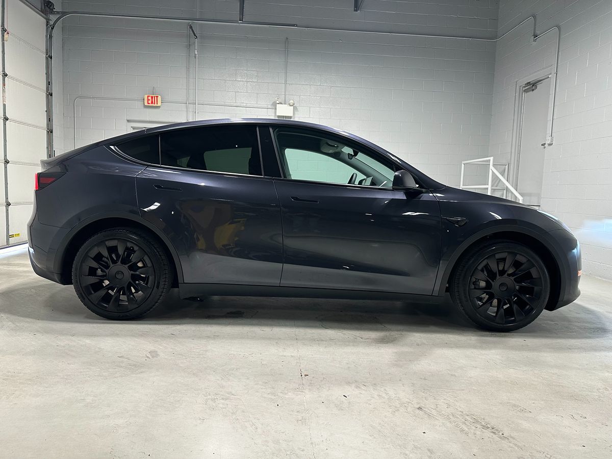 2024 TESLA MODEL Y LONG Range - 1