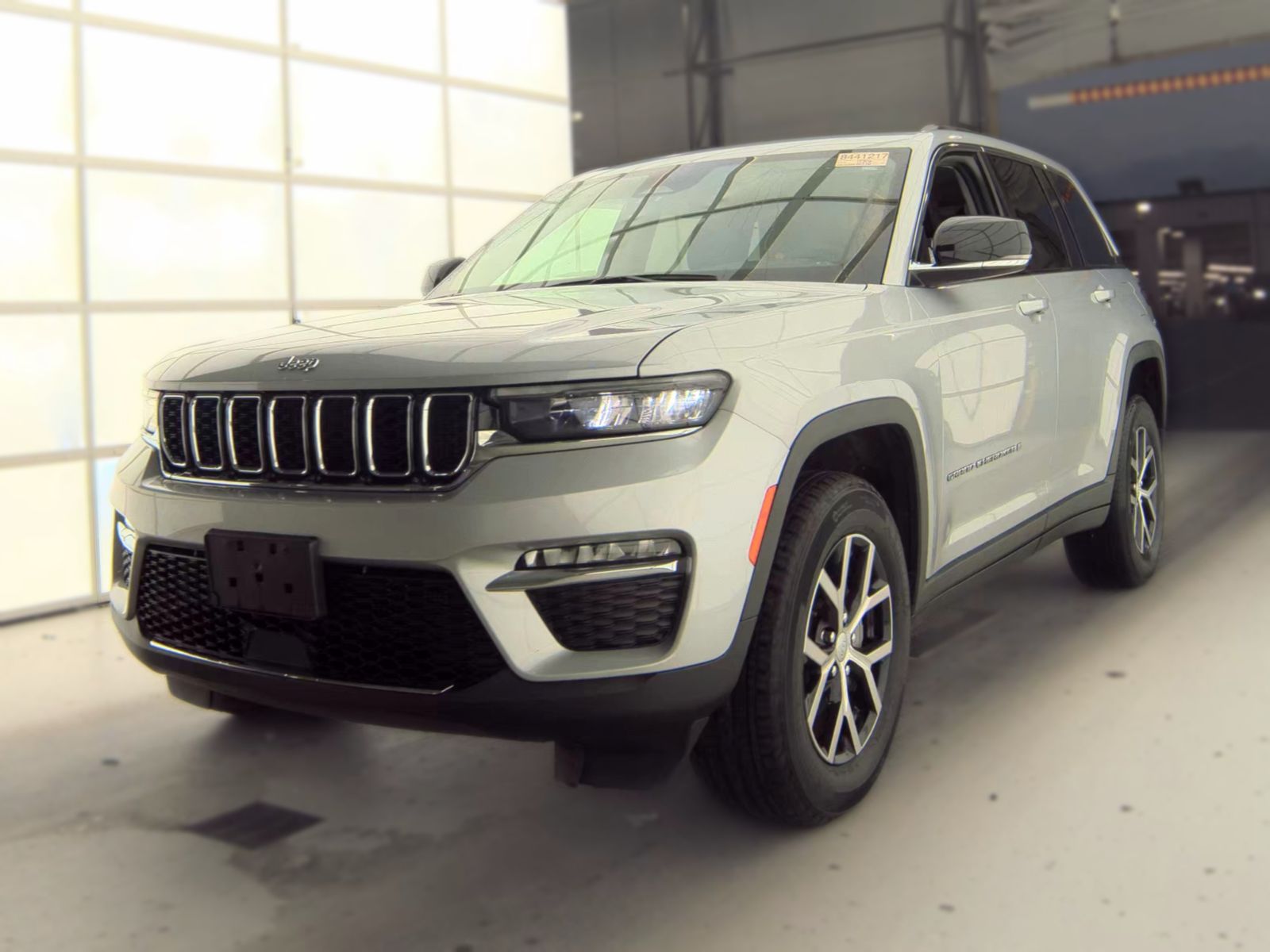 2023 JEEP GRAND CHEROKEE Limited - 1