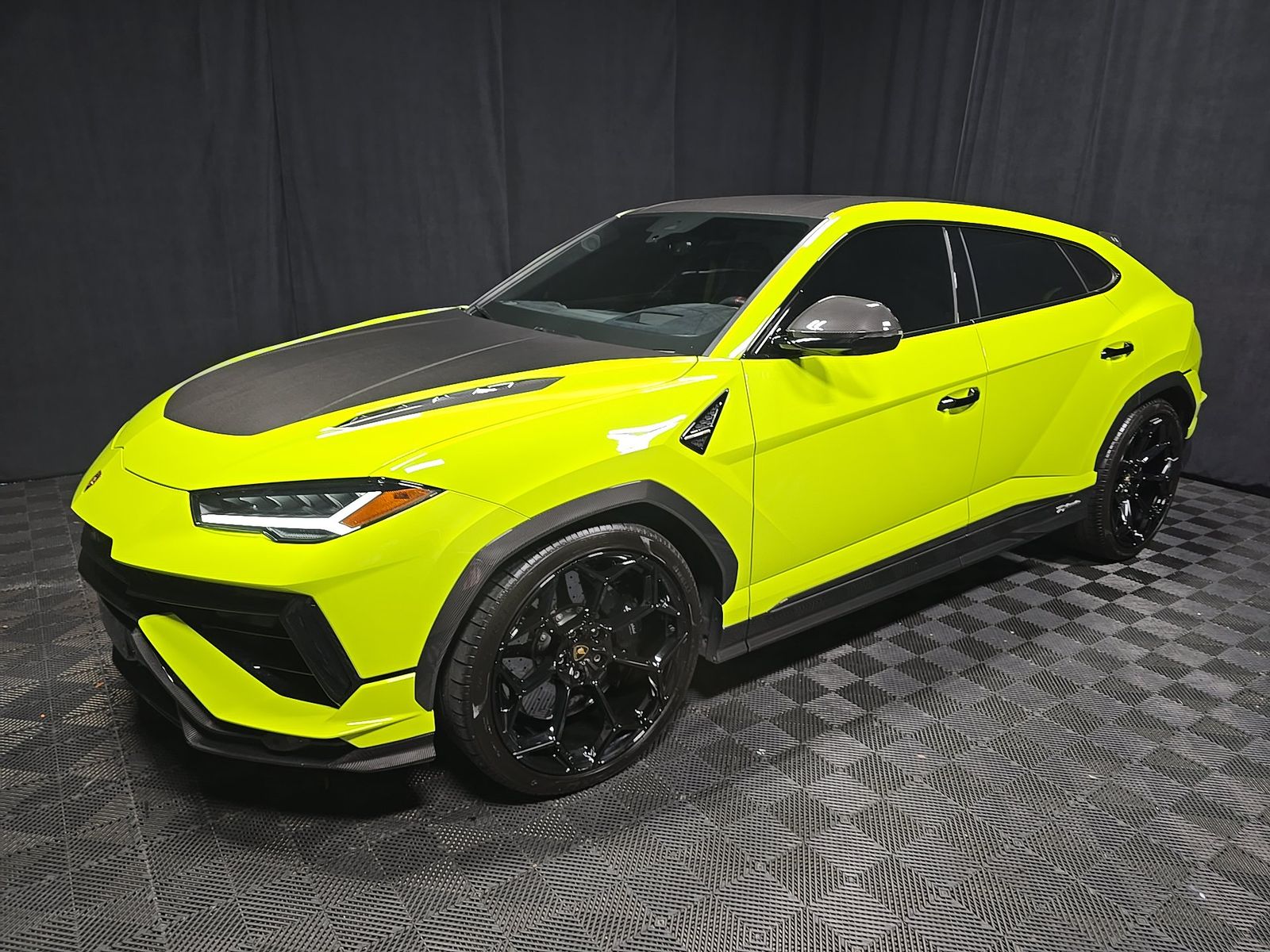 2024 LAMBORGHINI URUS Performante - 1
