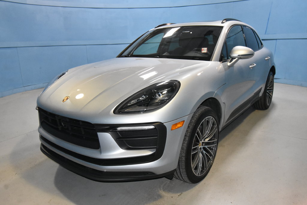 2026 PORSCHE MACAN Base - 1