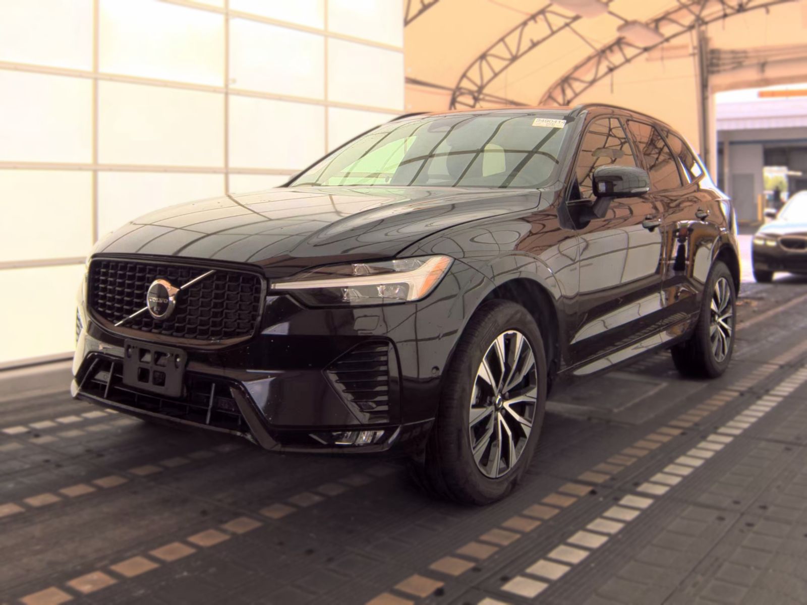 2025 VOLVO XC60 B5 Plus - 1