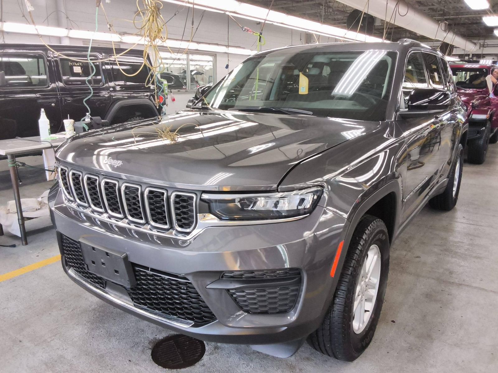 2023 JEEP GRAND CHEROKEE Laredo - 1