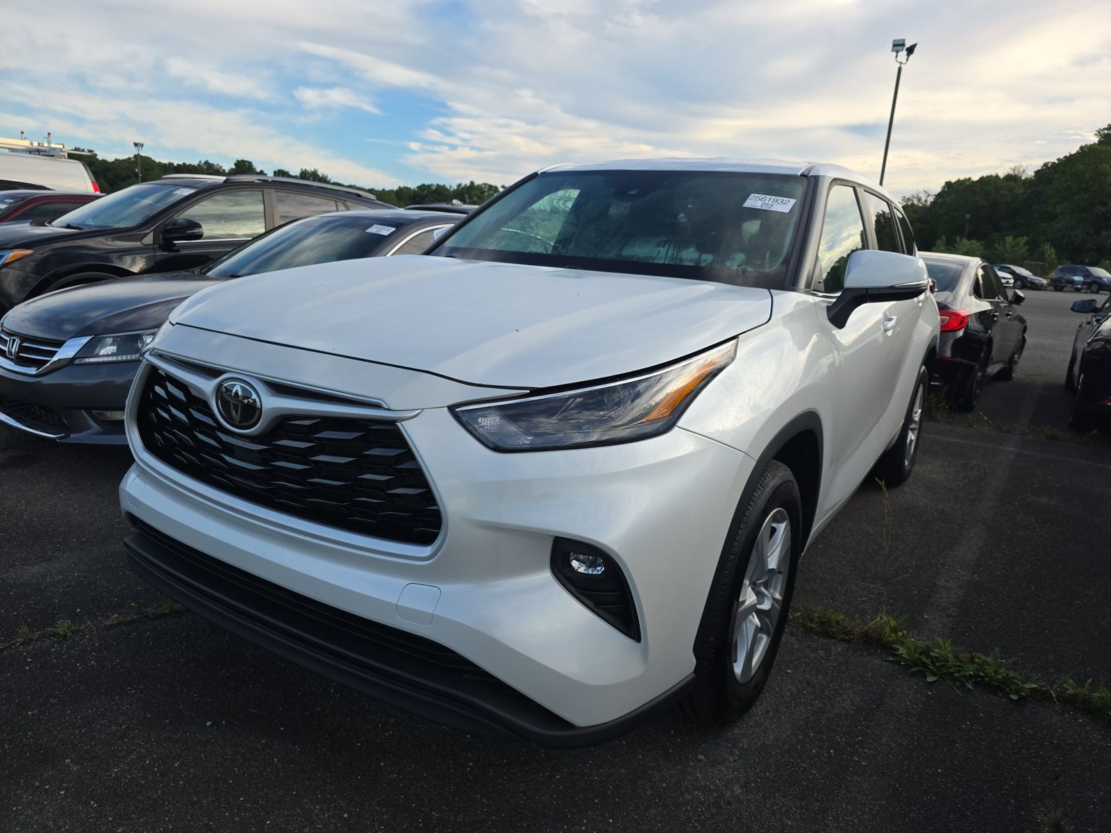 2024 TOYOTA HIGHLANDER LE - 1