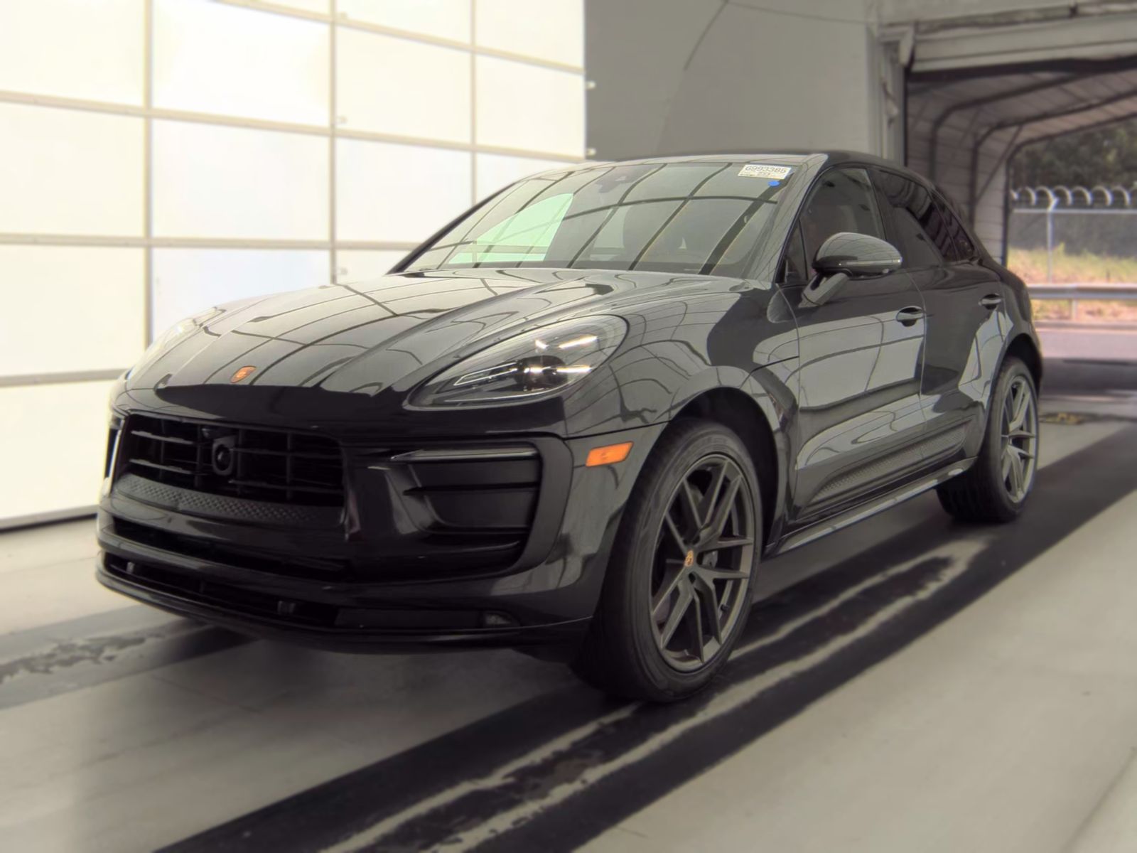 2023 PORSCHE MACAN Base - 1