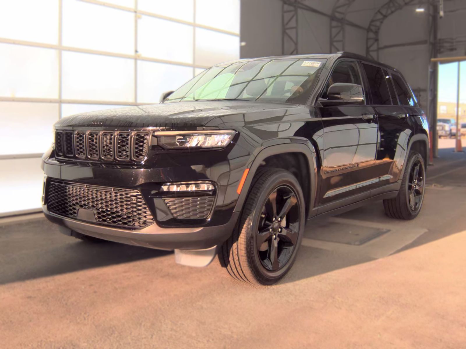 2023 JEEP GRAND CHEROKEE Limited - 1