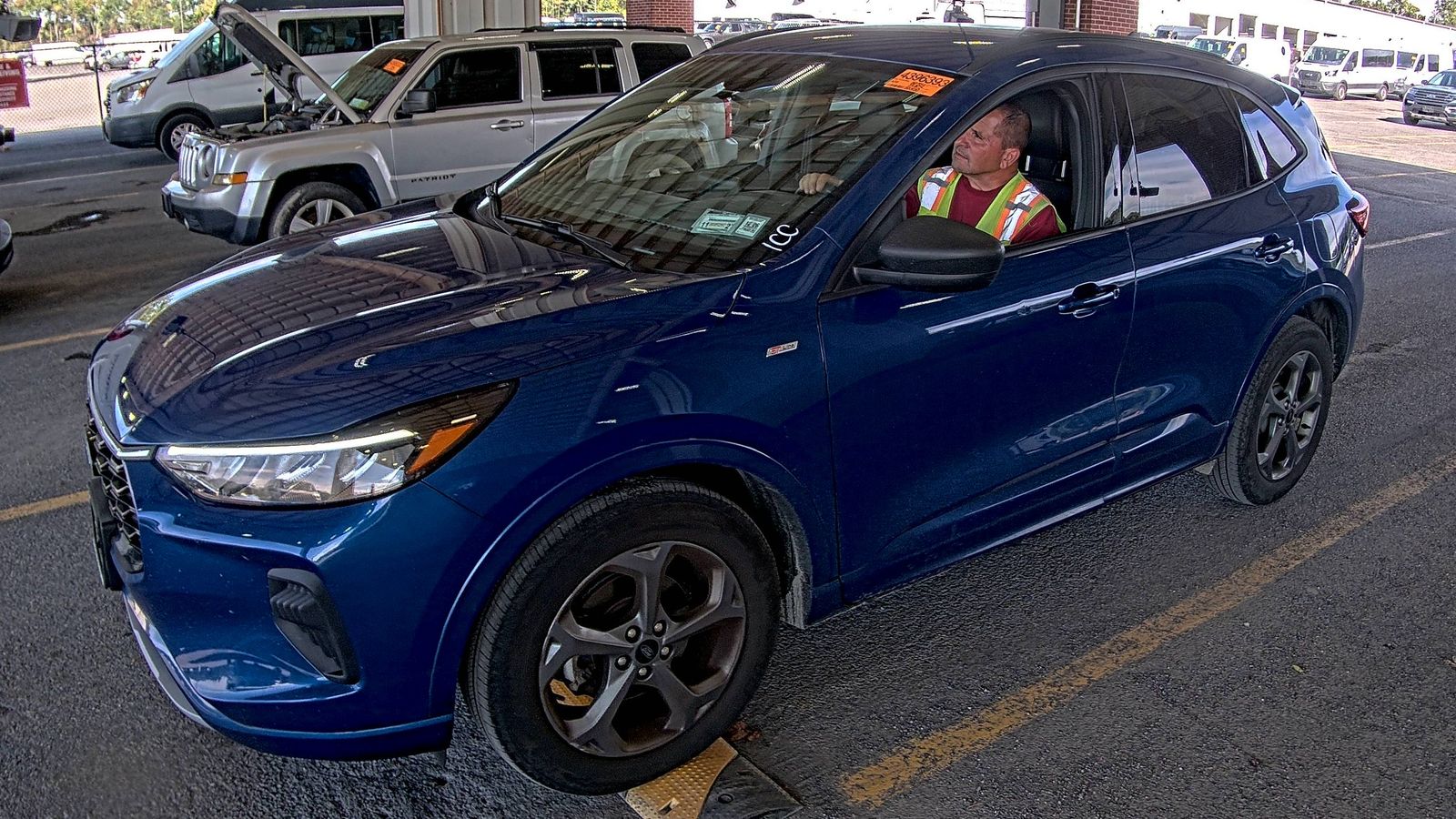 2023 FORD ESCAPE ST-Line - 1