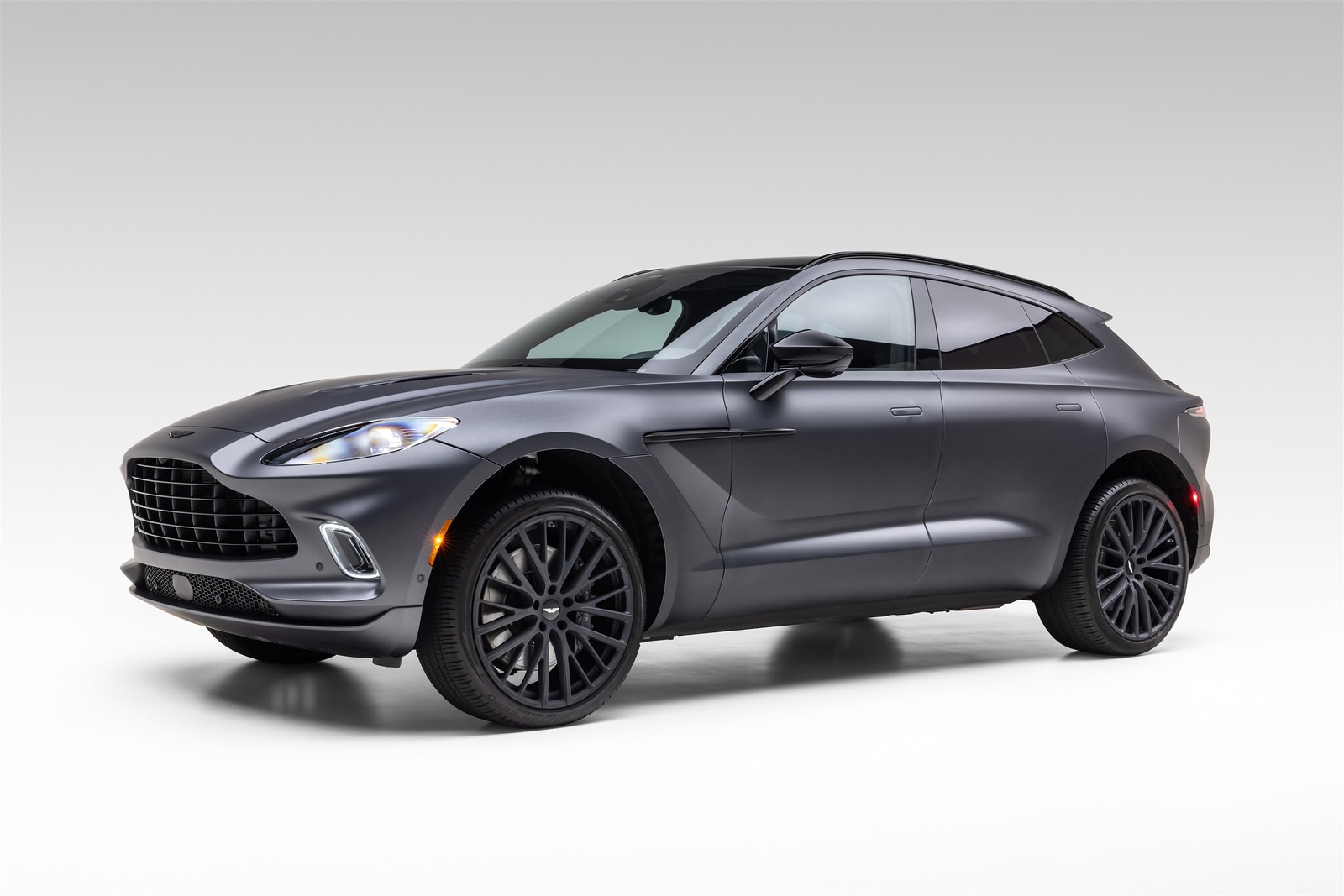 2022 ASTON MARTIN DBX Base - 1
