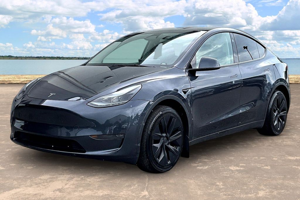 2025 TESLA MODEL Y LONG Range - 1