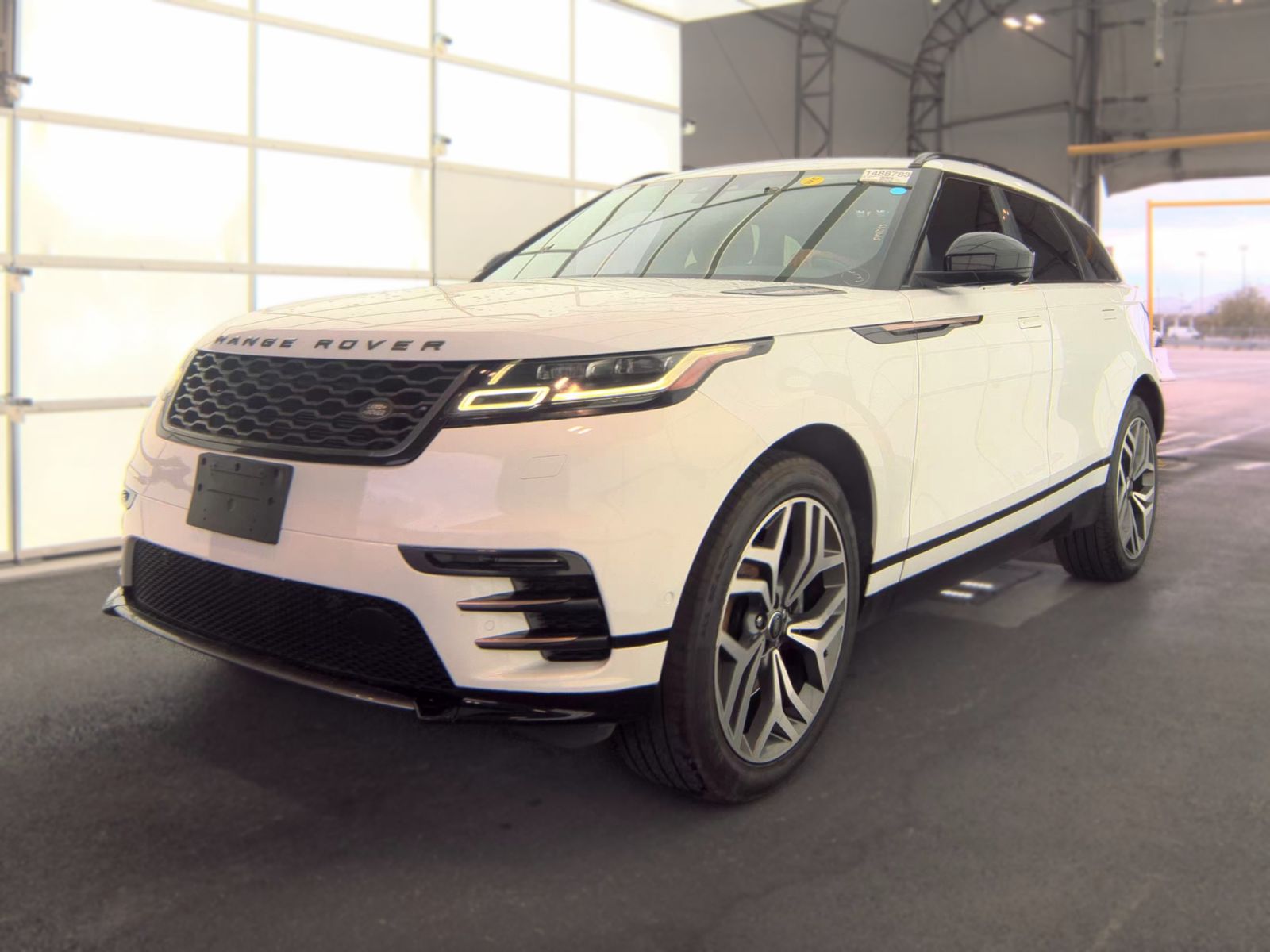 2019 LAND ROVER RANGE ROVER VELAR R-DYNAMIC SE - 1