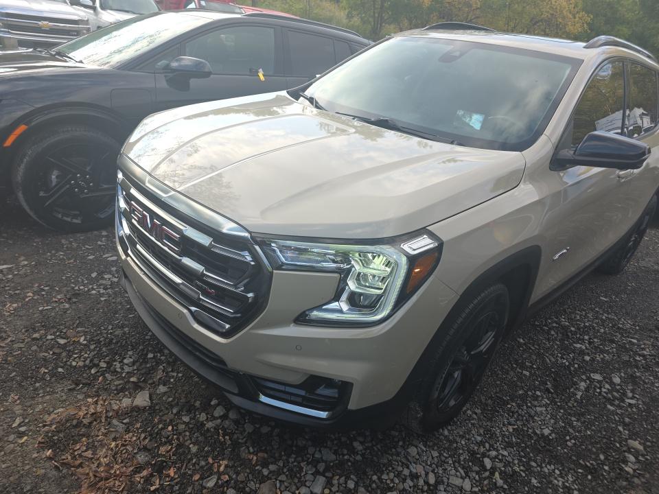 2022 GMC TERRAIN AT4 - 1