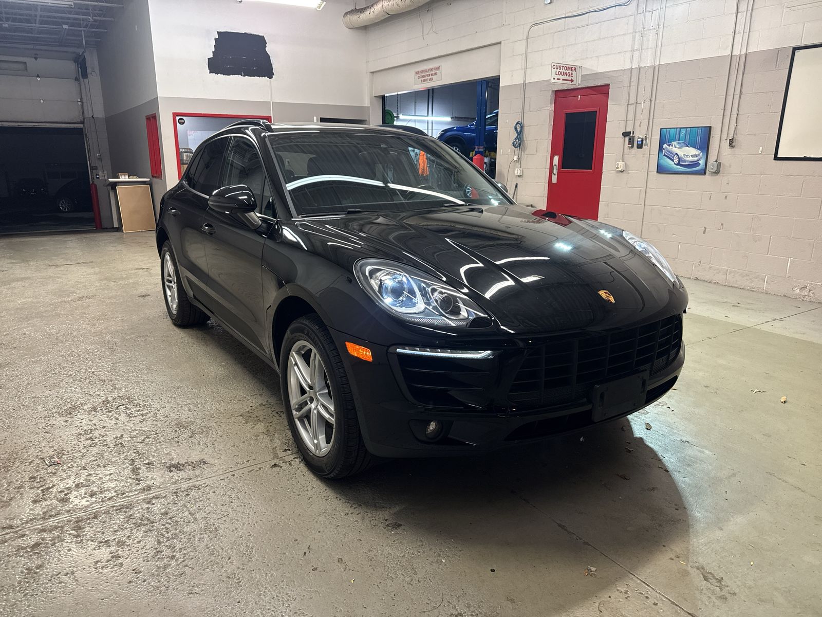 2018 PORSCHE MACAN Base - 1