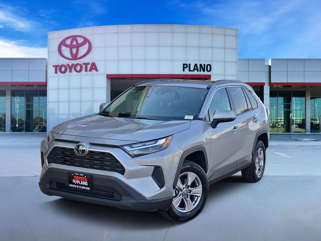 2025 TOYOTA RAV4 XLE - 1