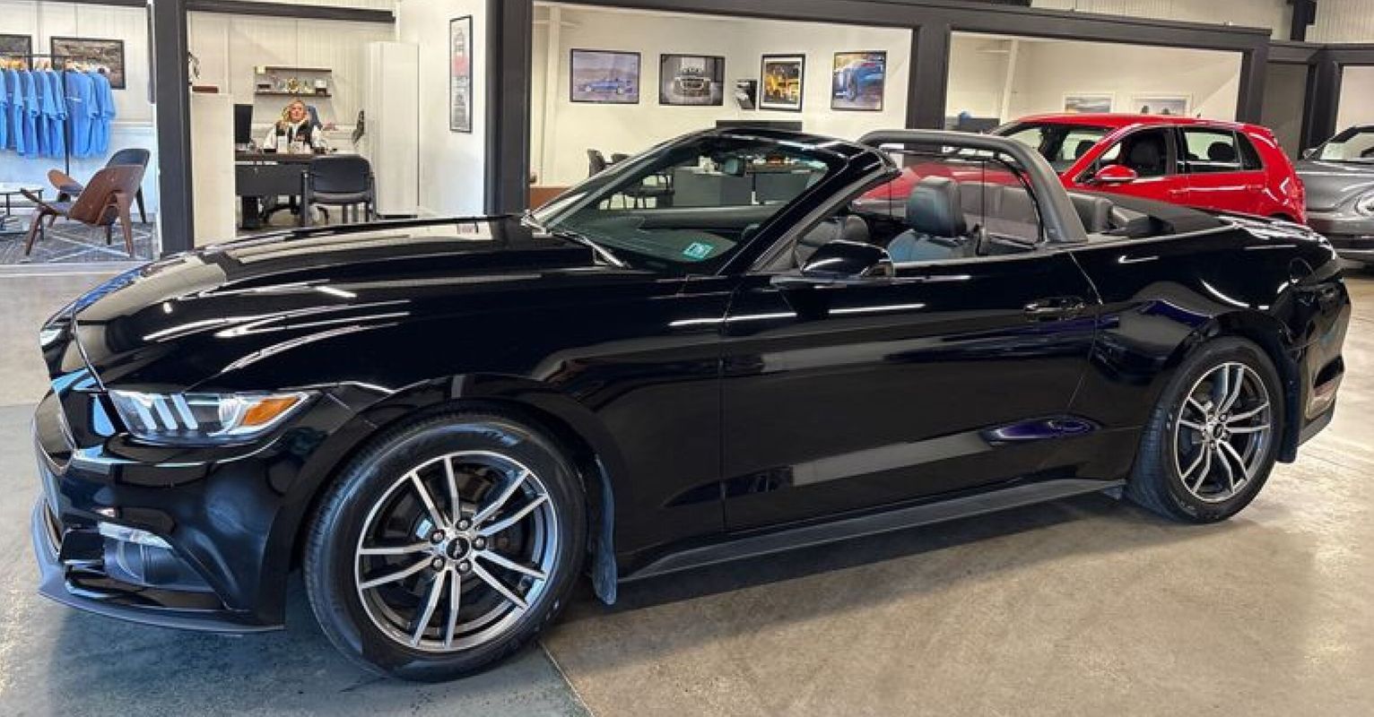 2017 FORD MUSTANG ECOBOOST Premium - 1