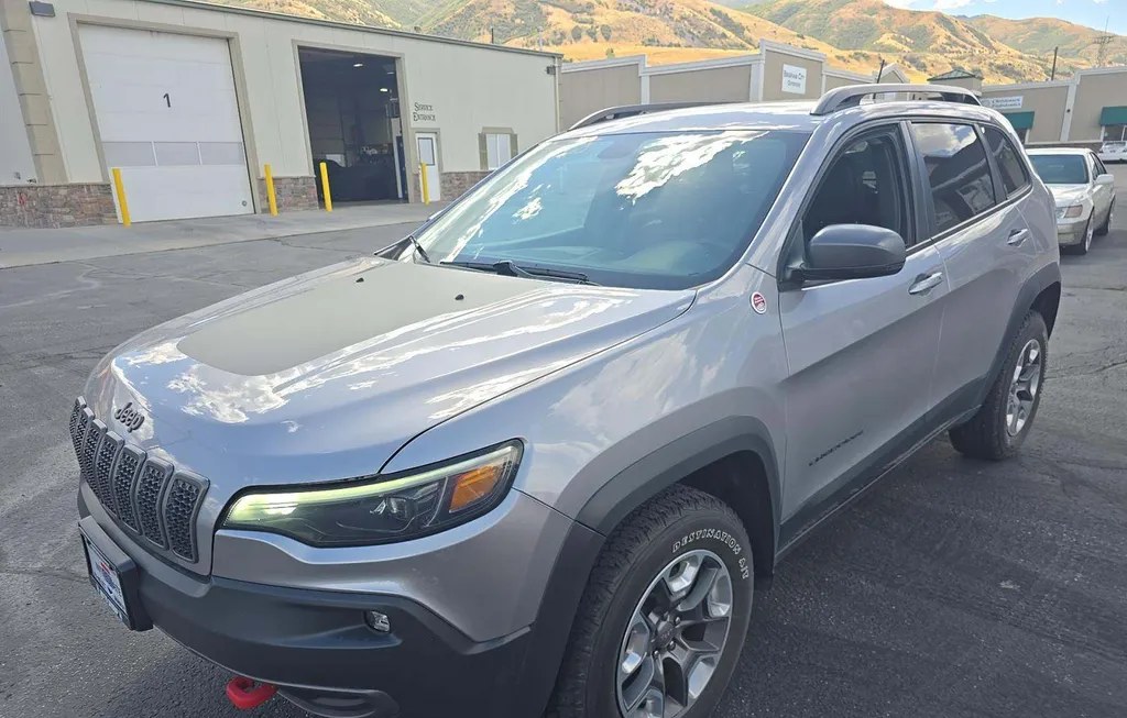 2019 JEEP CHEROKEE TRAILHAWK - 1