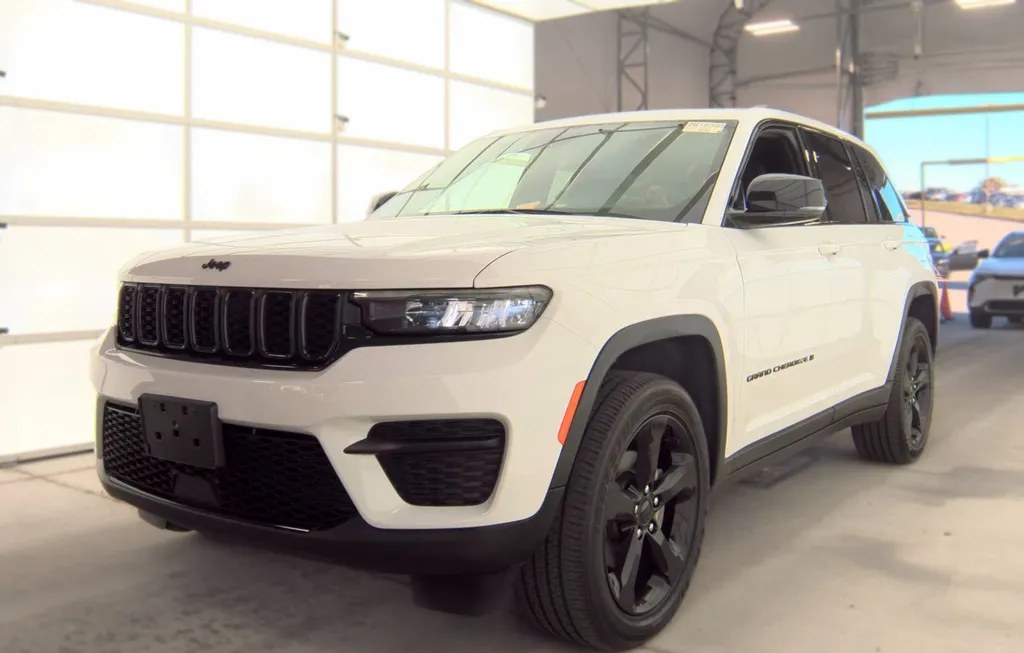 2023 JEEP GRAND CHEROKEE ALTITUDE - 1