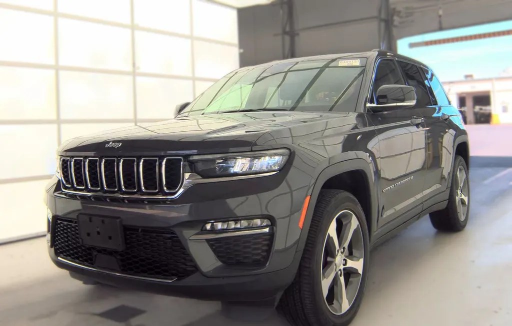 2023 JEEP GRAND CHEROKEE LIMITED - 1