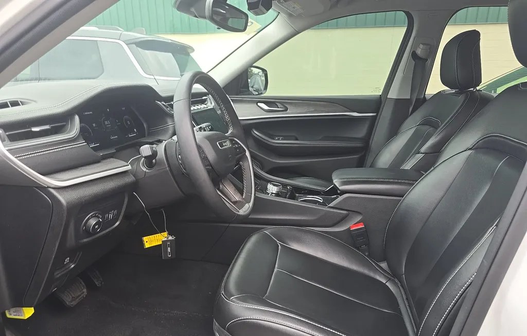 2023 JEEP GRAND CHEROKEE LIMITED - 1