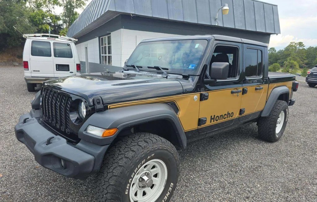 2020 JEEP GLADIATOR S EDITION CREW CAB MEDIUM BED - 1