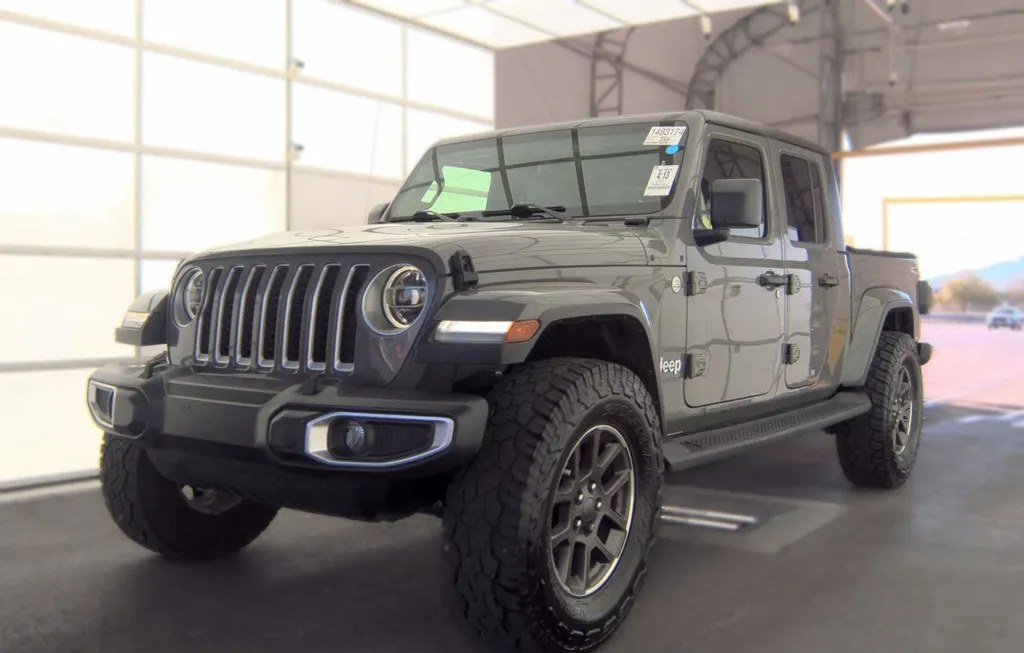 2021 JEEP GLADIATOR OVERLAND CREW CAB MEDIUM BED - 1