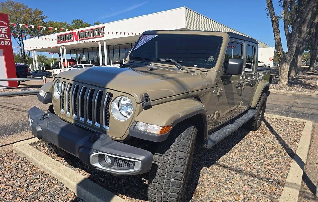 2020 JEEP GLADIATOR NORTH EDITION CREW CAB MEDIUM BED - 1