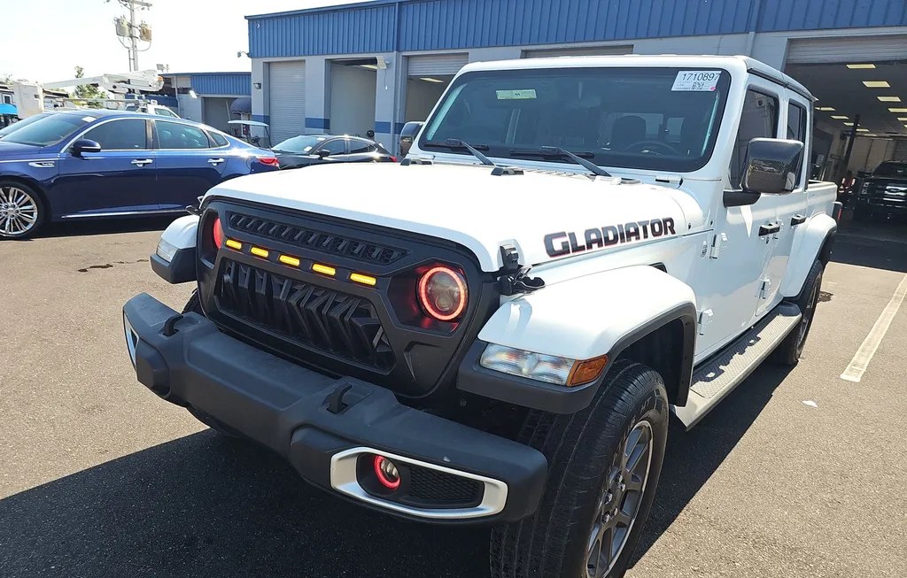 2020 JEEP GLADIATOR OVERLAND CREW CAB MEDIUM BED - 1