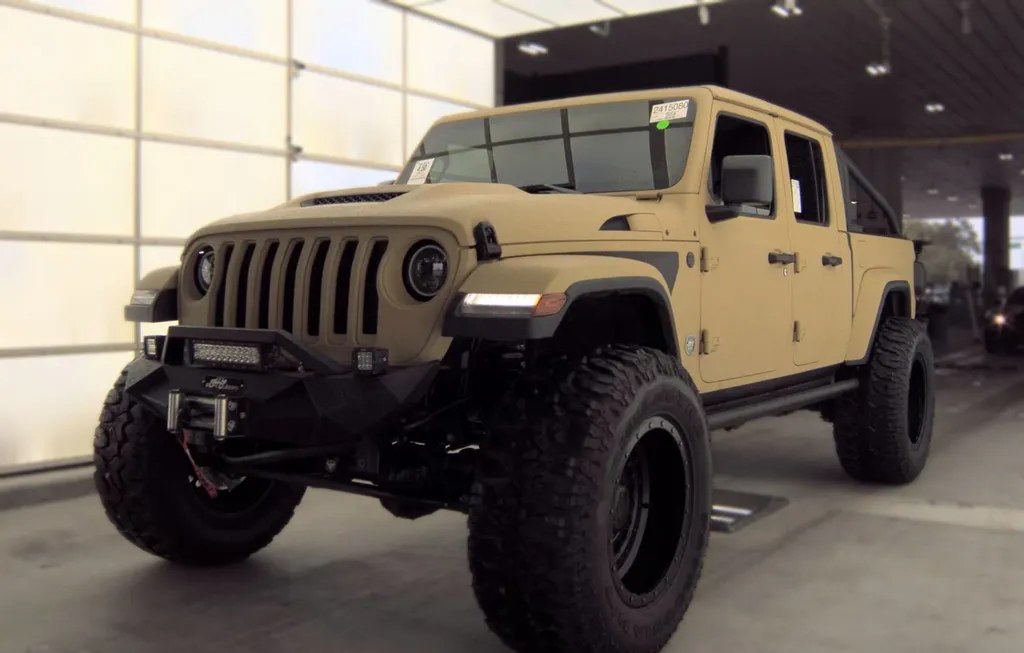 2021 JEEP GLADIATOR OVERLAND CREW CAB MEDIUM BED - 1