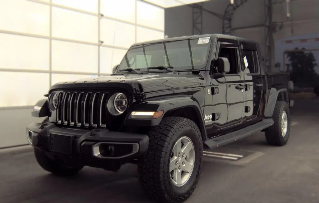 2020 JEEP GLADIATOR OVERLAND CREW CAB MEDIUM BED - 1