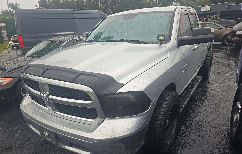 2017 RAM 1500 SLT EXTENDED CAB MEDIUM BED - 1