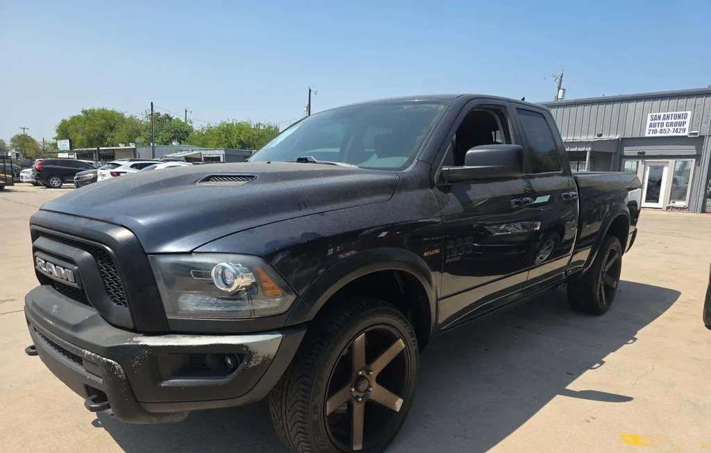2019 RAM 1500 CLASSIC WARLOCK EXTENDED CAB MEDIUM BED - 1