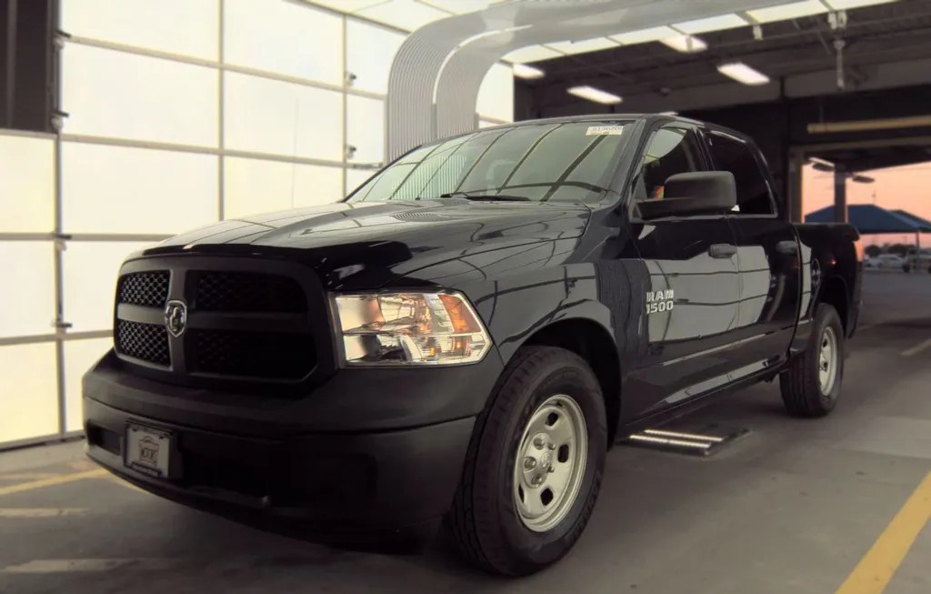 2017 RAM 1500 TRADESMAN CREW CAB SHORT BED - 1