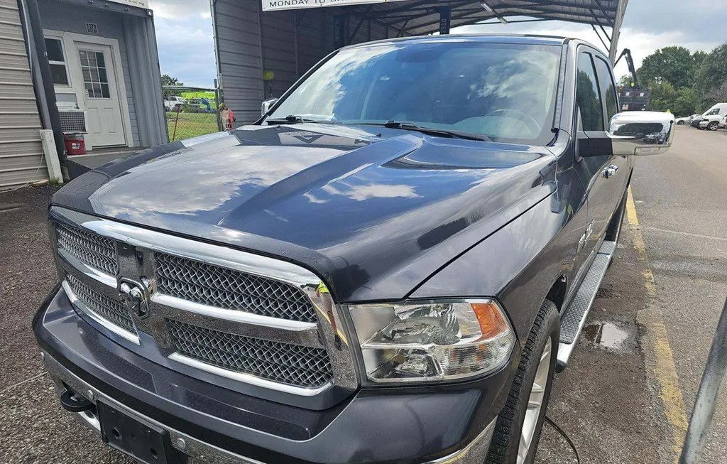 2017 RAM 1500 LONE STAR SILVER CREW CAB SHORT BED - 1