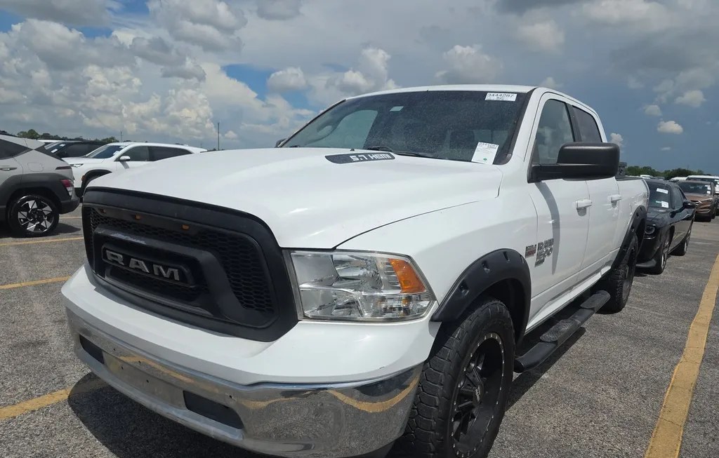 2019 RAM 1500 CLASSIC SLT CREW CAB MEDIUM BED - 1