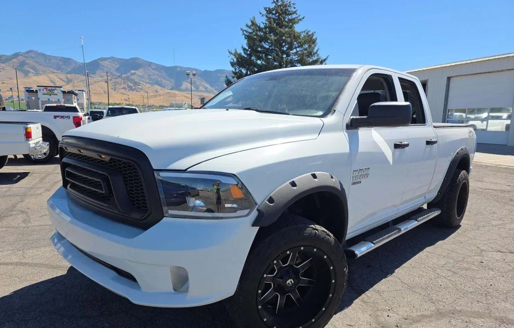 2023 RAM 1500 CLASSIC TRADESMAN EXTENDED CAB MEDIUM BED - 1