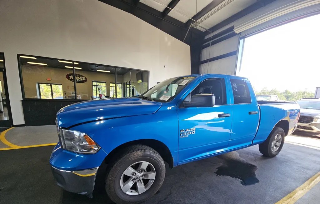 2024 RAM 1500 CLASSIC SLT EXTENDED CAB MEDIUM BED - 1