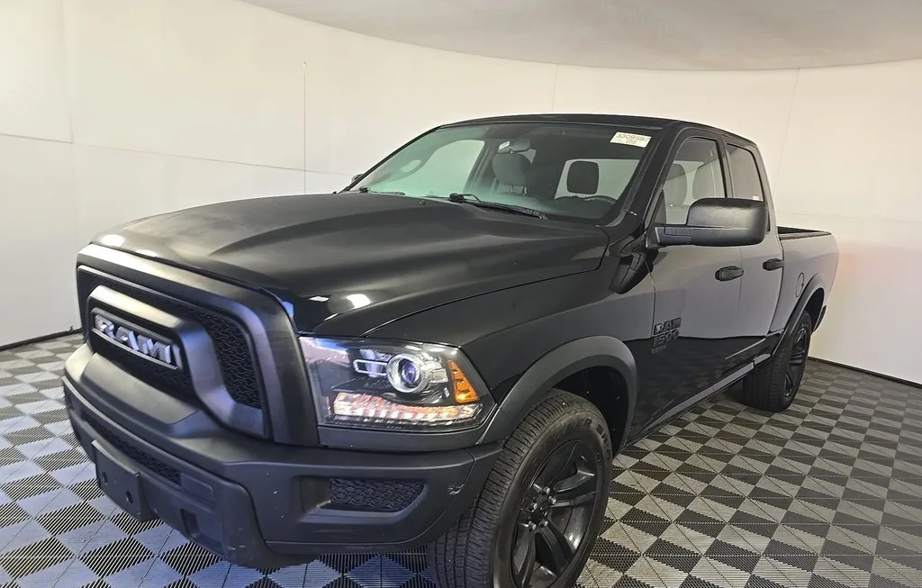 2023 RAM 1500 CLASSIC WARLOCK EXTENDED CAB MEDIUM BED - 1