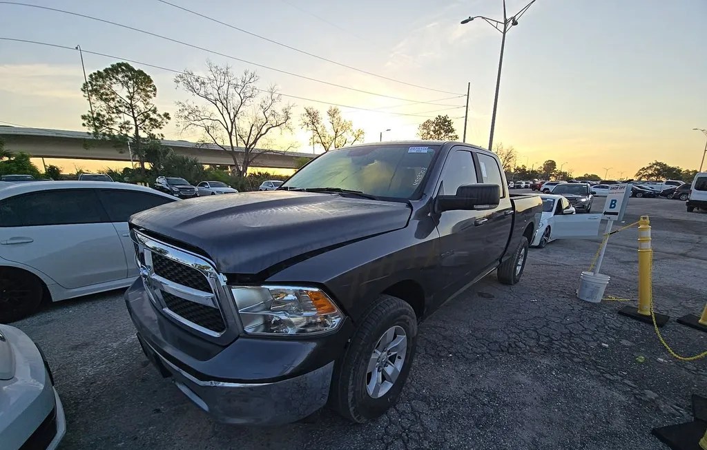 2019 RAM 1500 CLASSIC SLT CREW CAB MEDIUM BED - 1