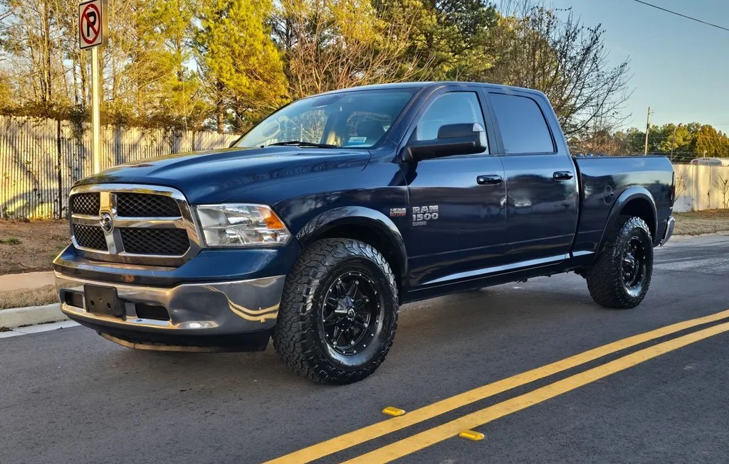 2020 RAM 1500 CLASSIC SLT CREW CAB MEDIUM BED - 1