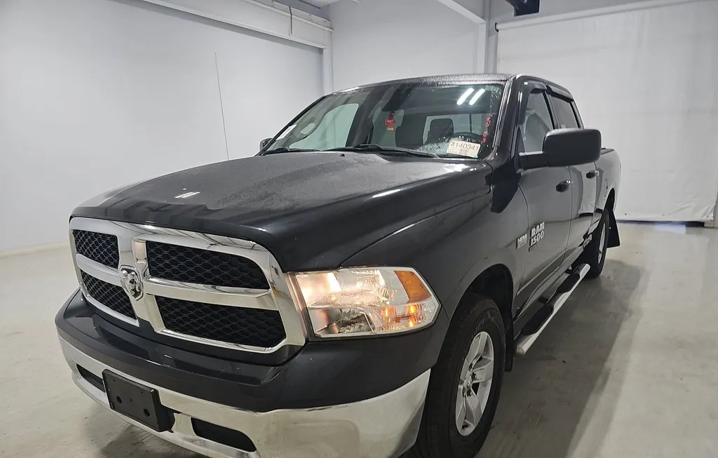2019 RAM 1500 CLASSIC SLT CREW CAB MEDIUM BED - 1
