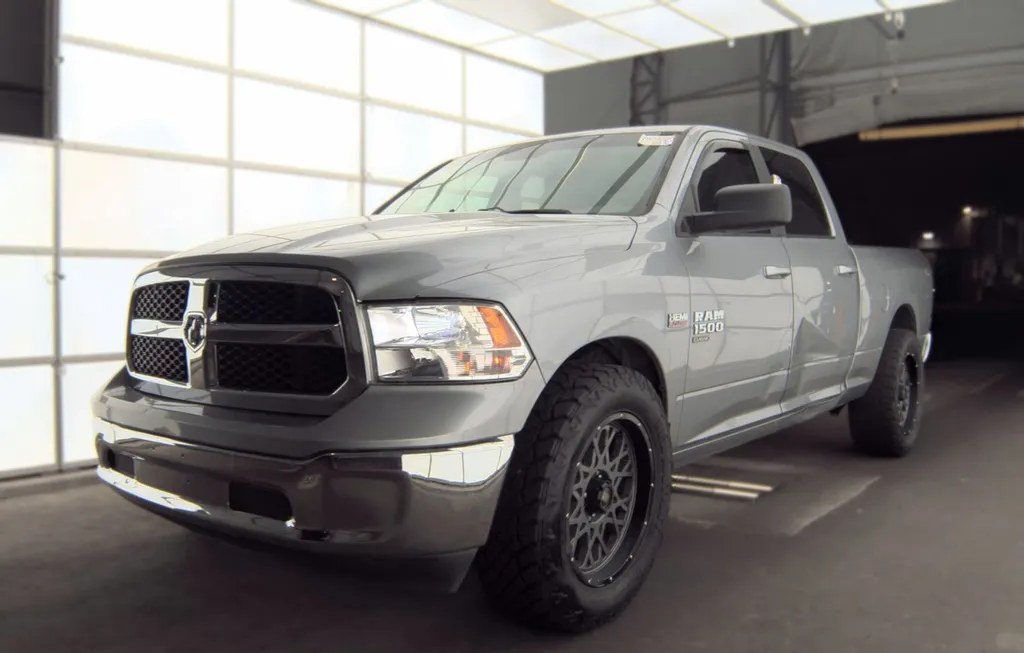 2020 RAM 1500 CLASSIC SLT CREW CAB MEDIUM BED - 1