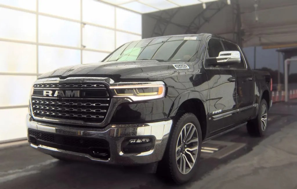 2025 RAM 1500 LIMITED CREW CAB SHORT BED - 1