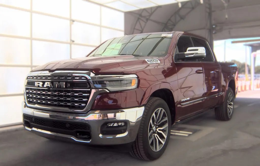 2025 RAM 1500 LIMITED CREW CAB SHORT BED - 1