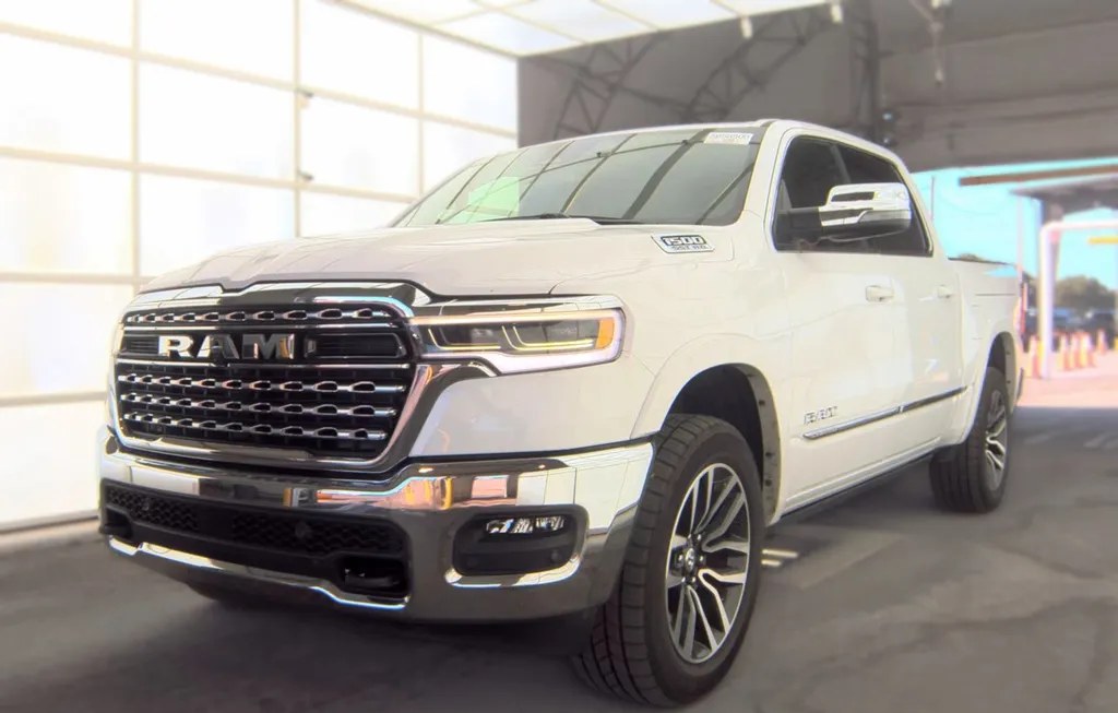 2025 RAM 1500 LIMITED CREW CAB SHORT BED - 1