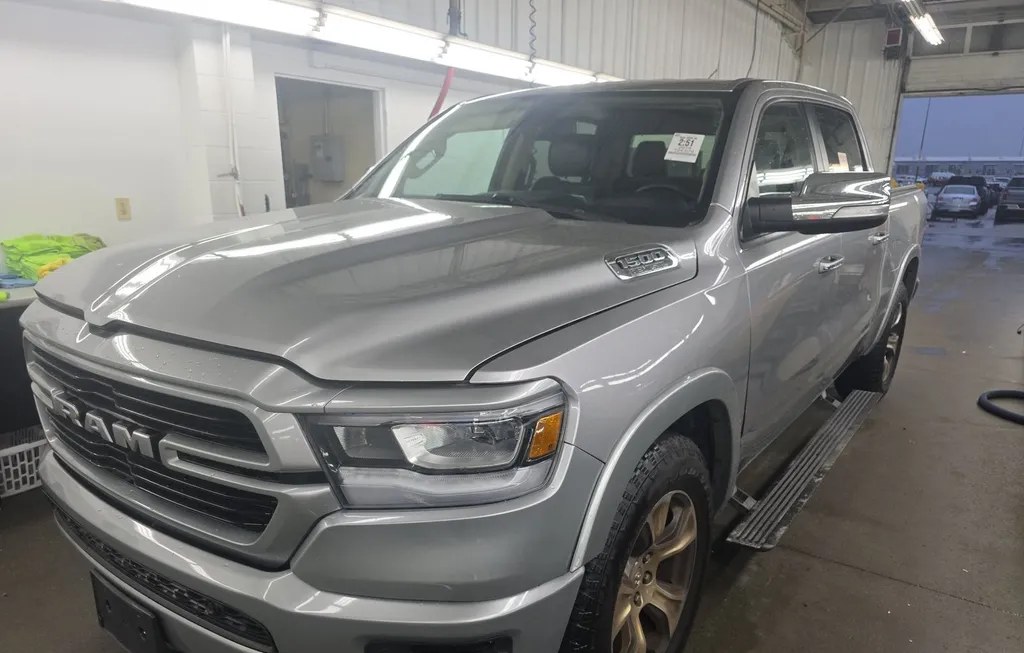2019 RAM 1500 LARAMIE CREW CAB SHORT BED - 1