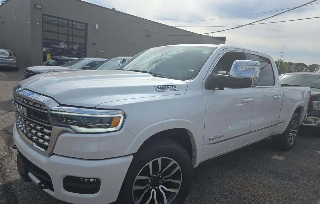 2025 RAM 1500 LIMITED CREW CAB MEDIUM BED - 1