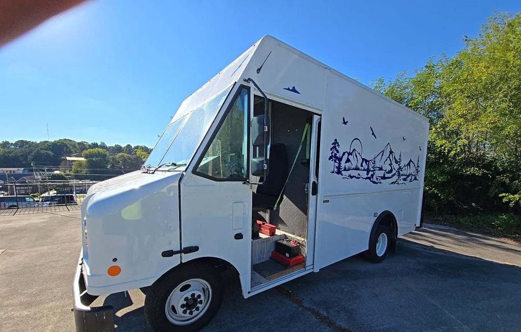 2021 FORD E-350 STRIPPED CHASSIS DRW - 1