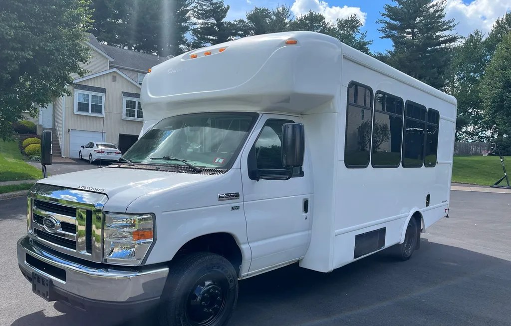 2018 FORD SUPER DUTY E-350 CUTAWAY DRW - 1