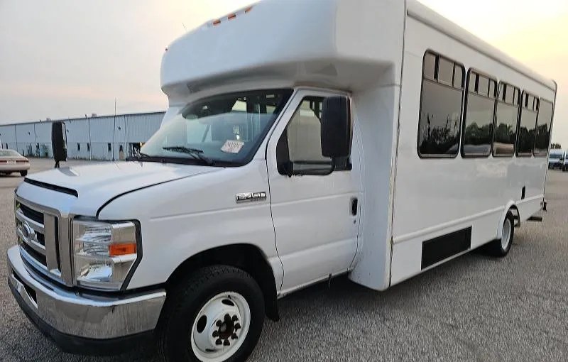 2022 FORD E-450 CUTAWAY DRW - 1